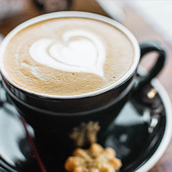 蘑菇影视在线观看深度揭秘：花絮风波背后，当事人在老城区街道的角色十分罕见令人意外